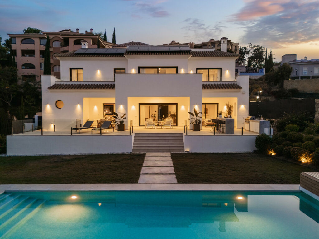 Detached Villa Elviria Málaga - image 35