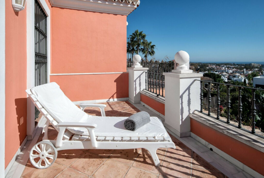 Detached Villa El Paraiso Málaga - image 35