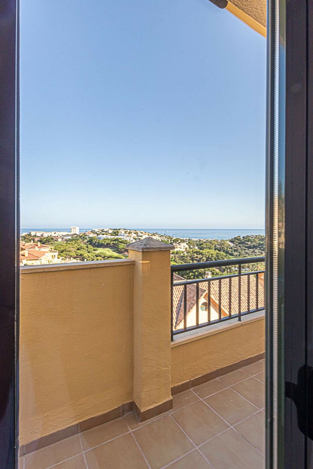 Middle Floor Apartment Benalmadena Málaga - image 35
