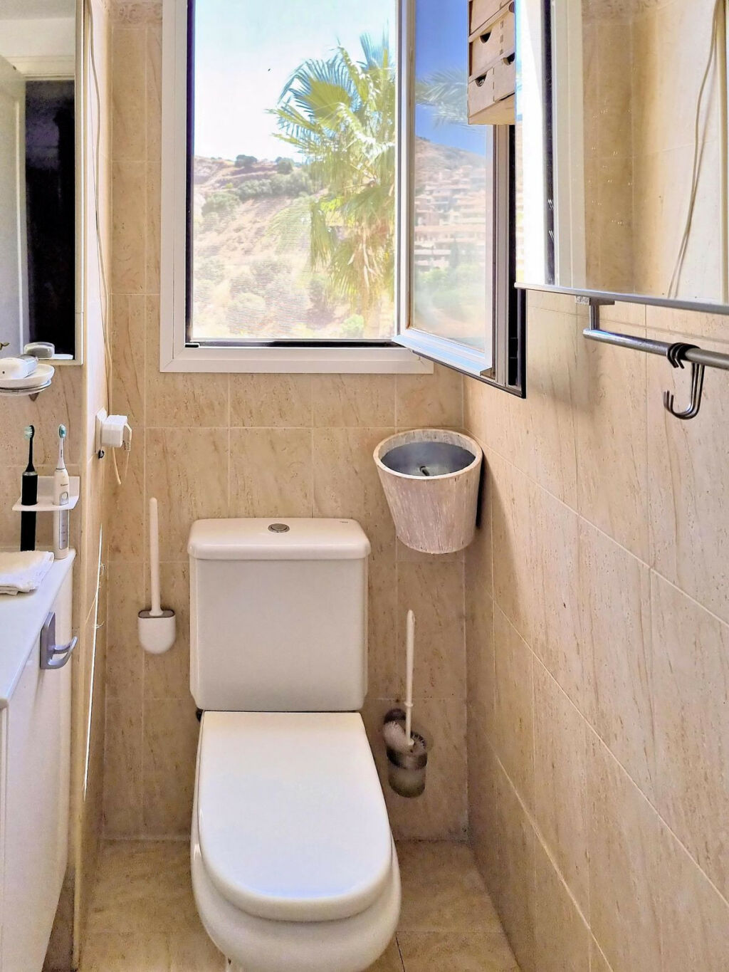 Middle Floor Apartment Calahonda Málaga - image 35