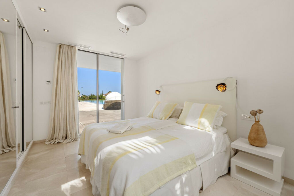 Detached Villa Marbella Málaga - image 35