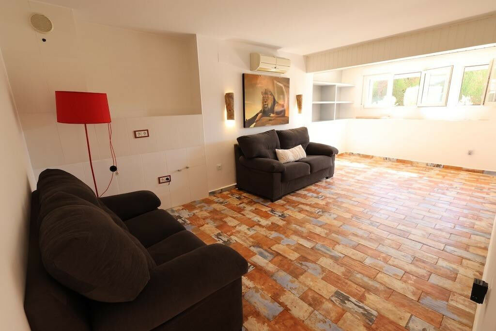 Detached Villa Villamartin Alicante - image 35