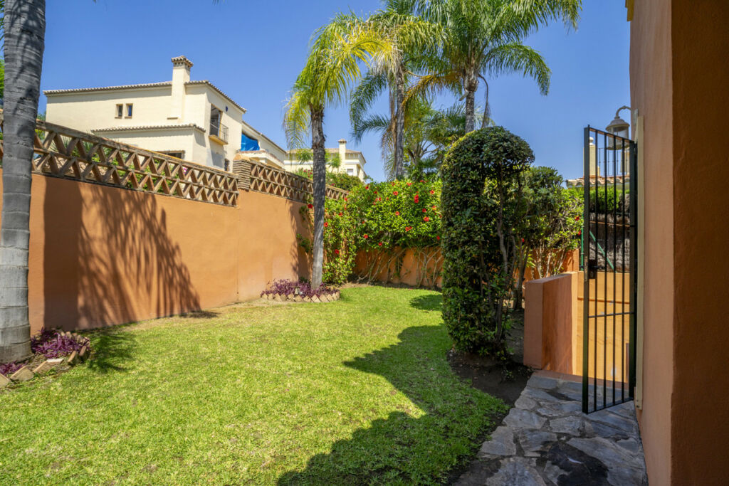 Detached Villa Guadalmina Alta Málaga - image 35