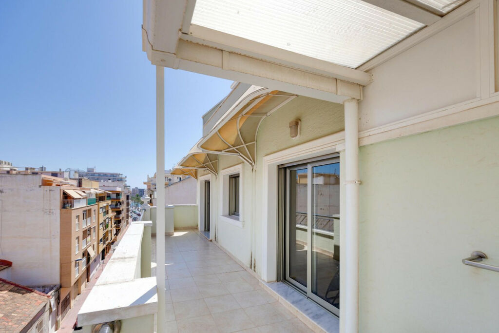 Middle Floor Apartment Torrevieja Alicante - image 35