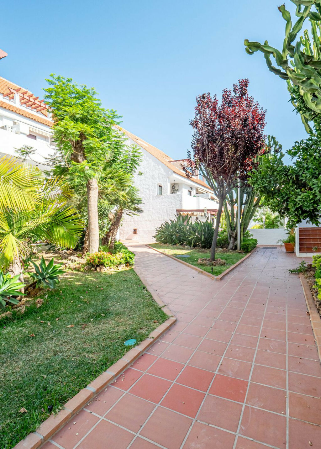 Middle Floor Apartment Nueva Andalucía Málaga - image 35