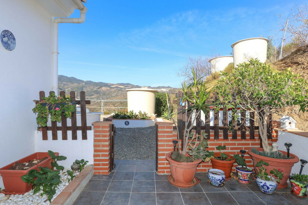 Detached Villa Tolox Málaga - image 36