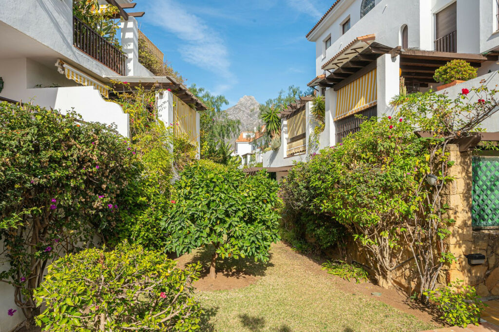 Middle Floor Apartment The Golden Mile Málaga - image 36