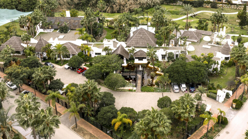 Detached Villa Estepona Málaga - image 33