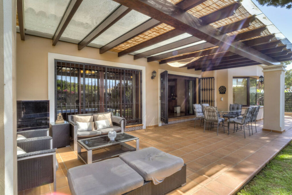 Detached Villa Las Chapas Málaga - image 36