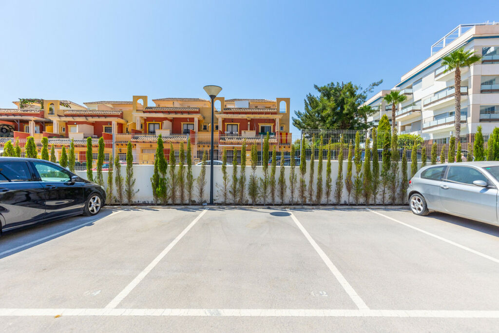 Middle Floor Apartment Villamartin Alicante - image 36