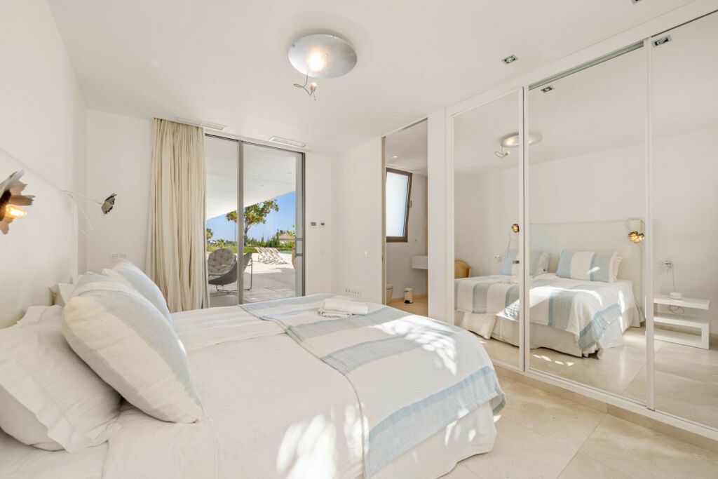 Detached Villa Marbella Málaga - image 36