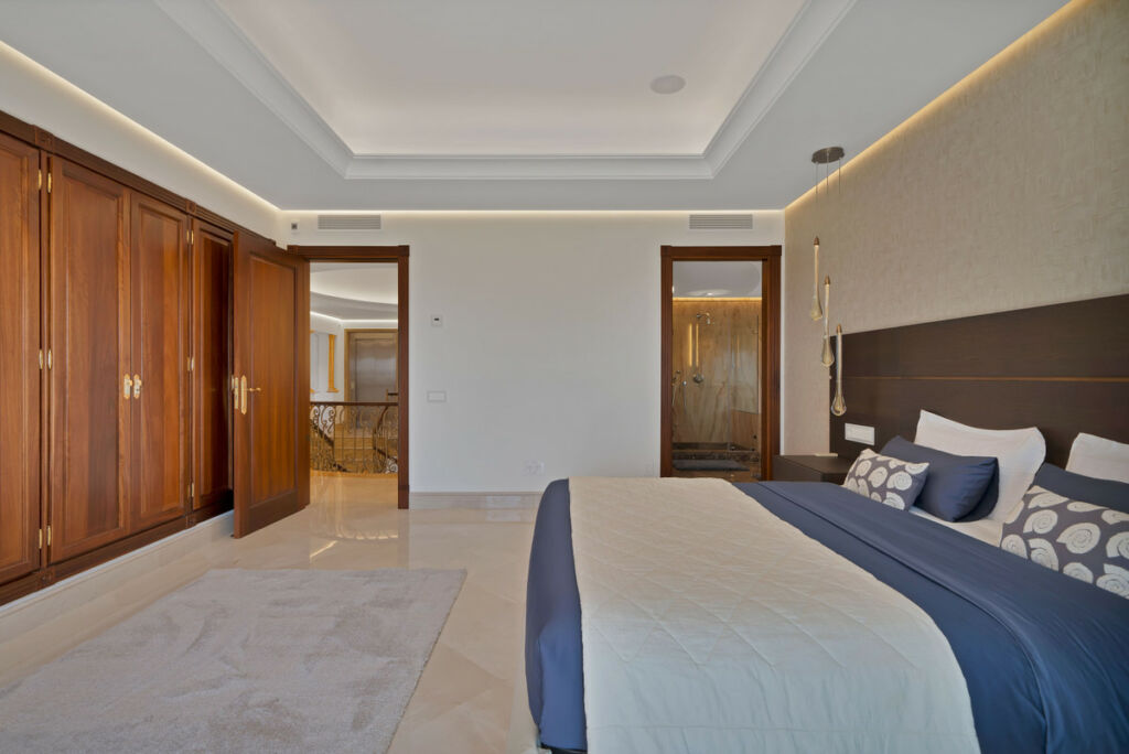 Detached Villa Sierra Blanca Málaga - image 36
