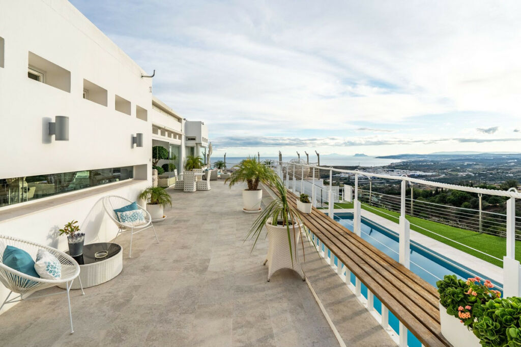 Detached Villa Estepona Málaga - image 34