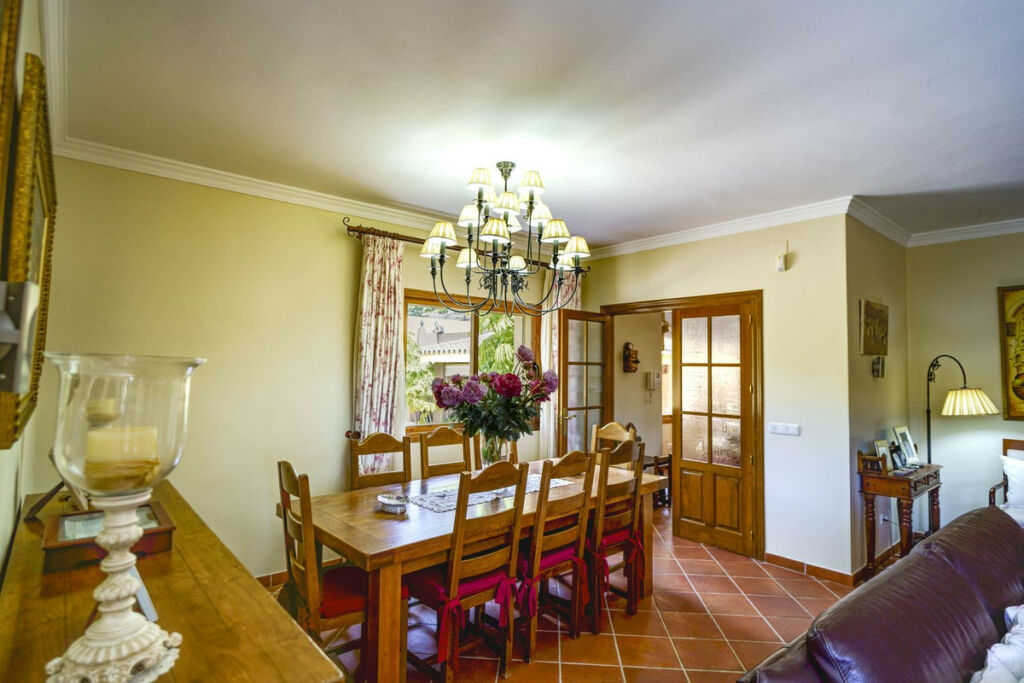 Detached Villa Benahavís Málaga - image 36