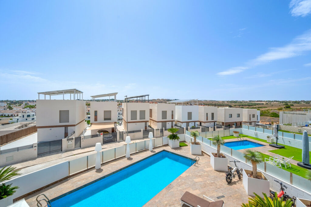Detached Villa Villamartin Alicante - image 36