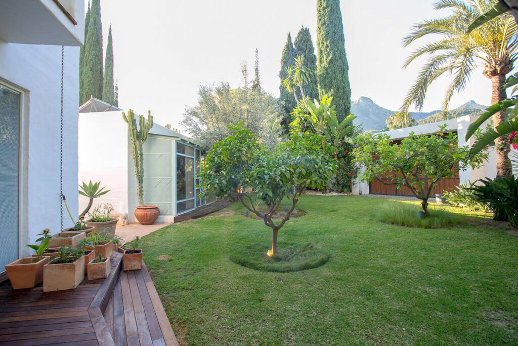 Detached Villa Sierra Blanca Málaga - image 36