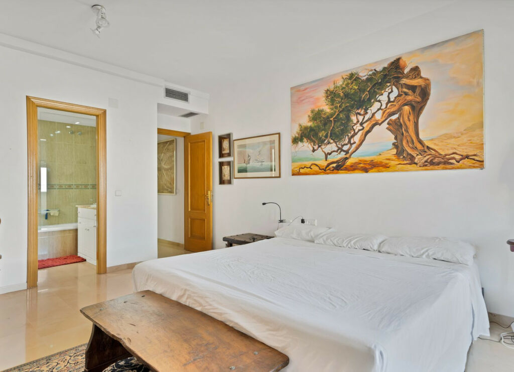 Middle Floor Apartment Nagüeles Málaga - image 36