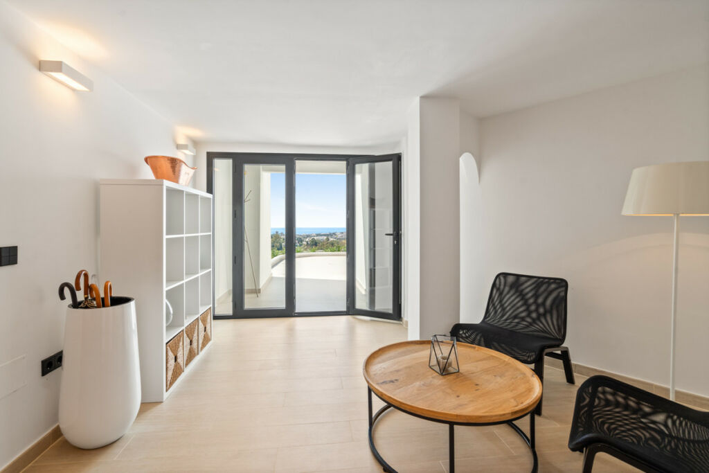 Detached Villa Nueva Andalucía Málaga - image 36