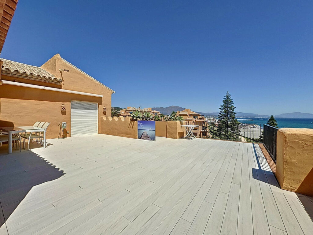 Penthouse Manilva Málaga - image 36