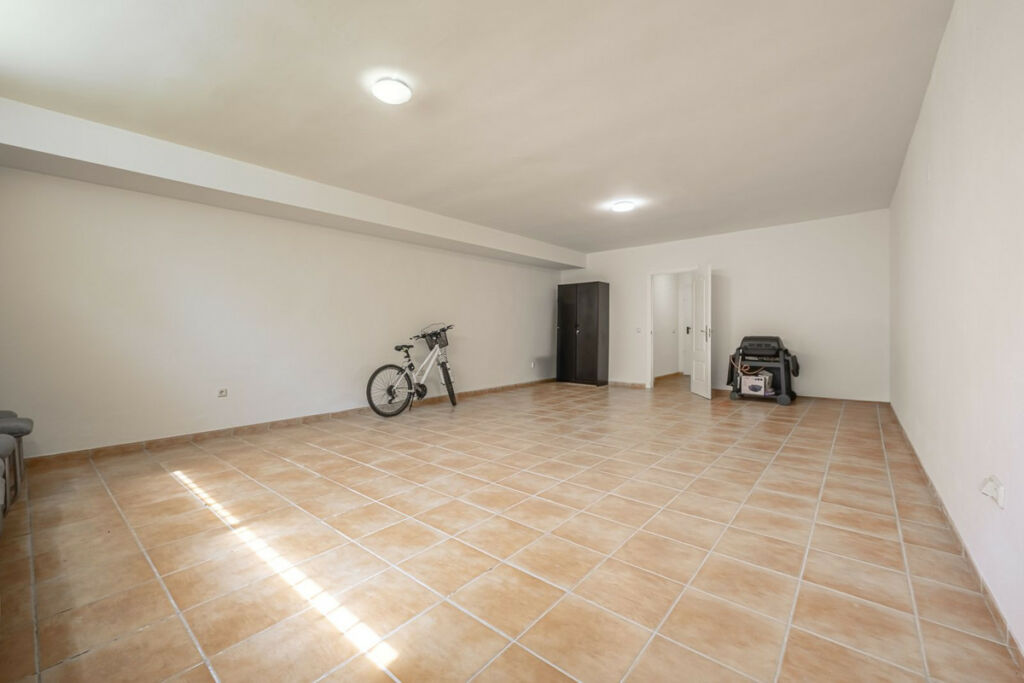 Townhouse Nueva Andalucía Málaga - image 37