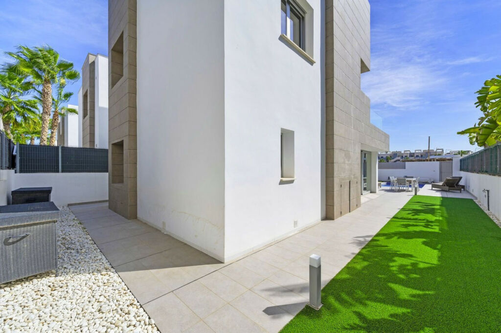 Detached Villa Guardamar del Segura Alicante - image 37