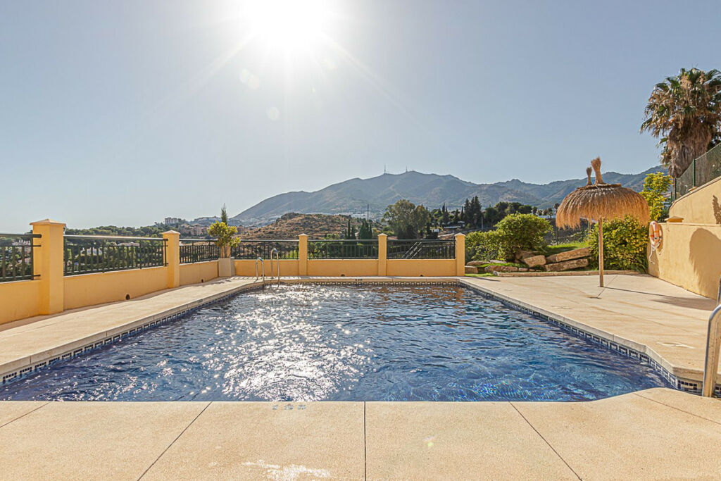 Middle Floor Apartment Benalmadena Málaga - image 37