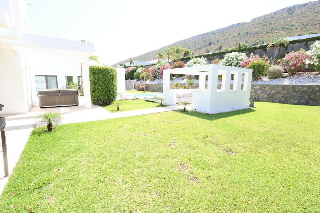Detached Villa Javea Alicante - image 37