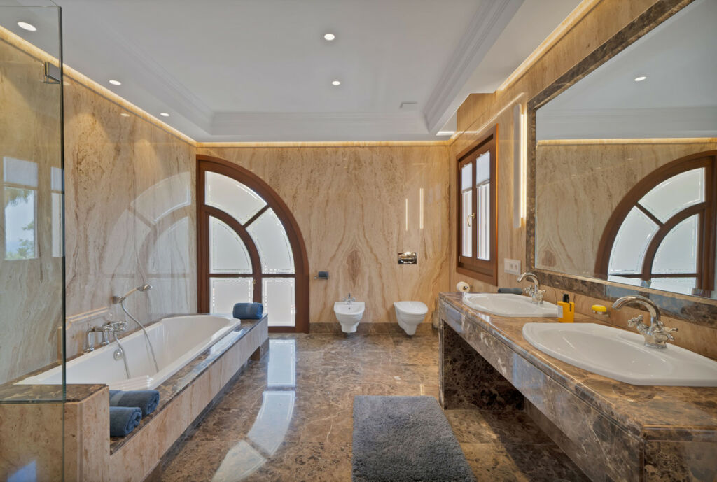 Detached Villa Sierra Blanca Málaga - image 37