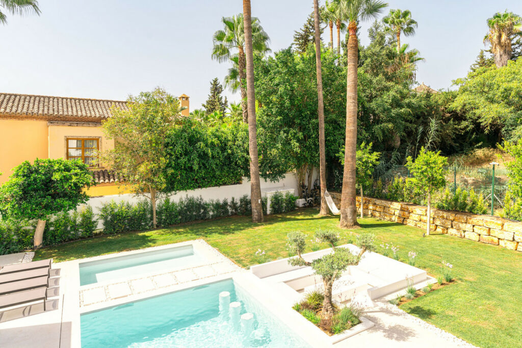 Detached Villa Nueva Andalucía Málaga - image 37