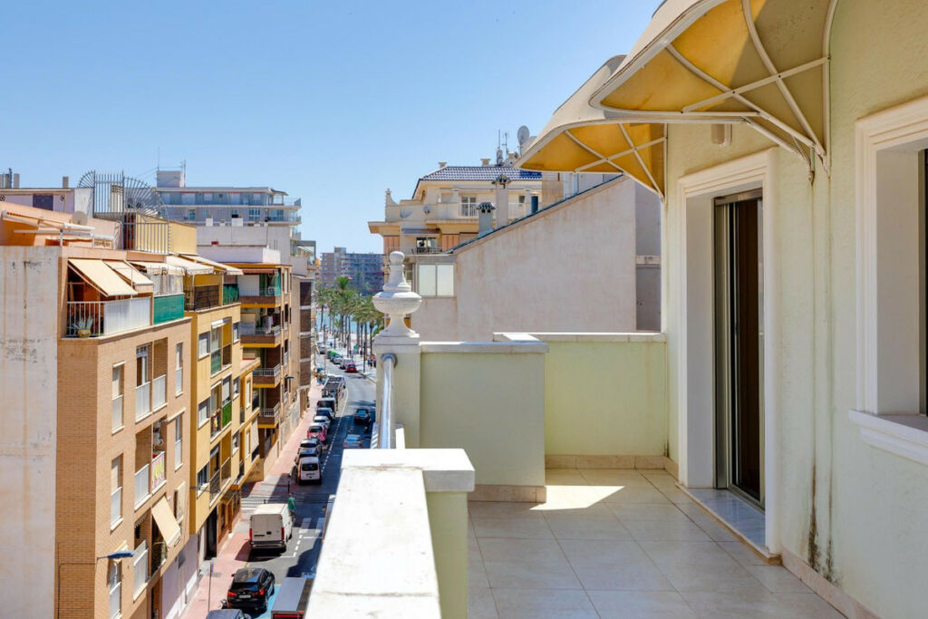 Middle Floor Apartment Torrevieja Alicante - image 37