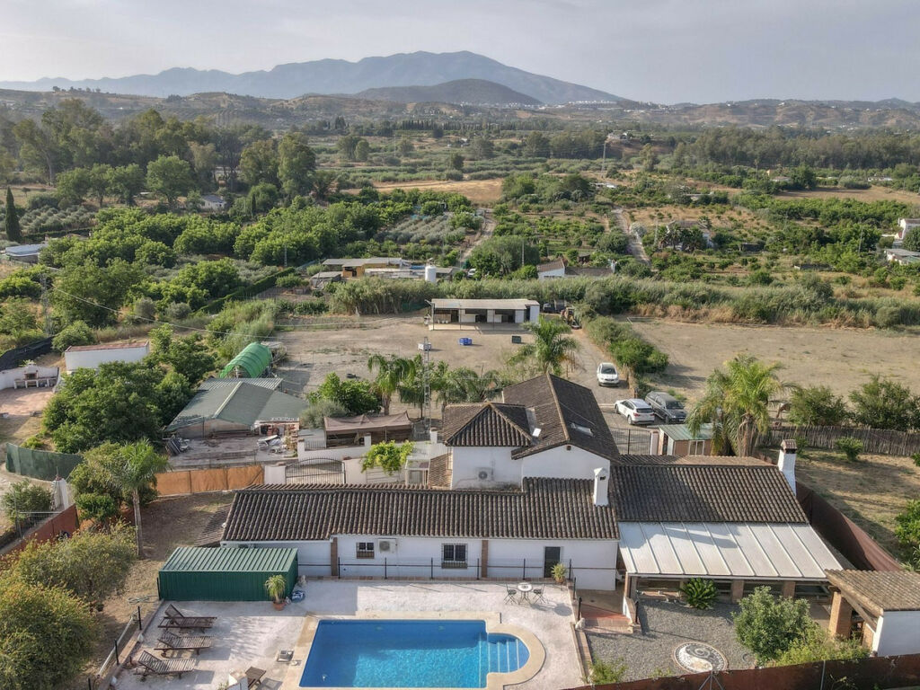 Detached Villa Coín Málaga - image 37
