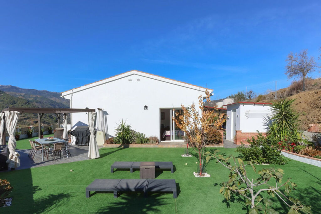 Detached Villa Tolox Málaga - image 37