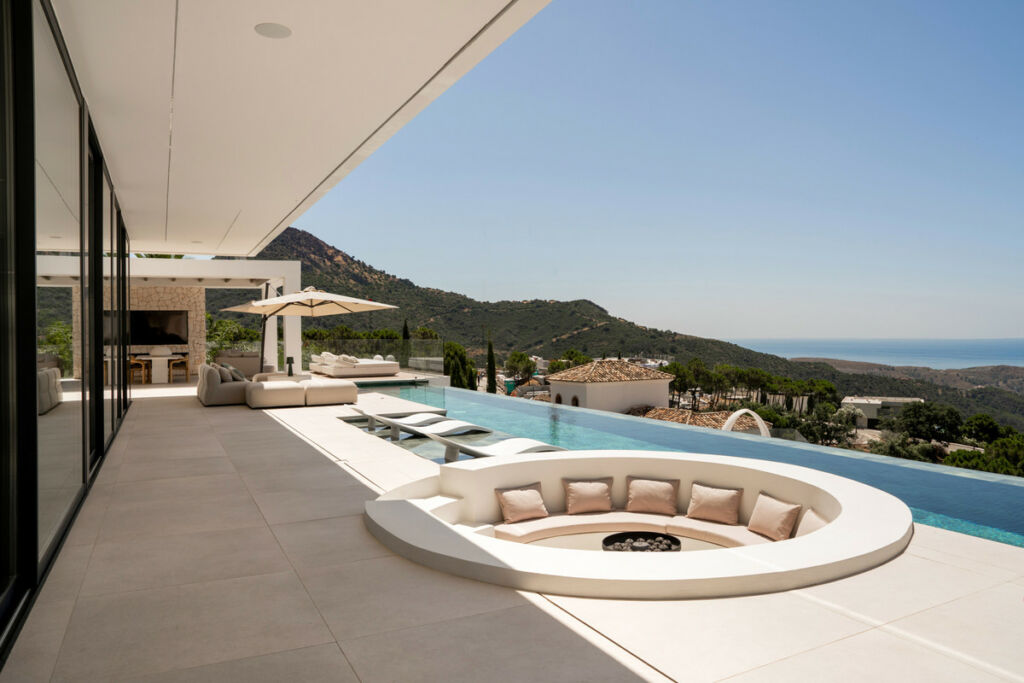 Detached Villa Benahavís Málaga - image 37