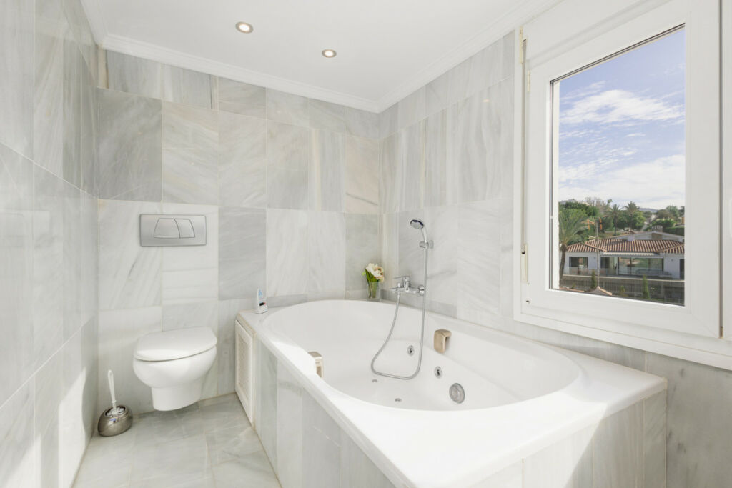 Detached Villa Costabella Málaga - image 37