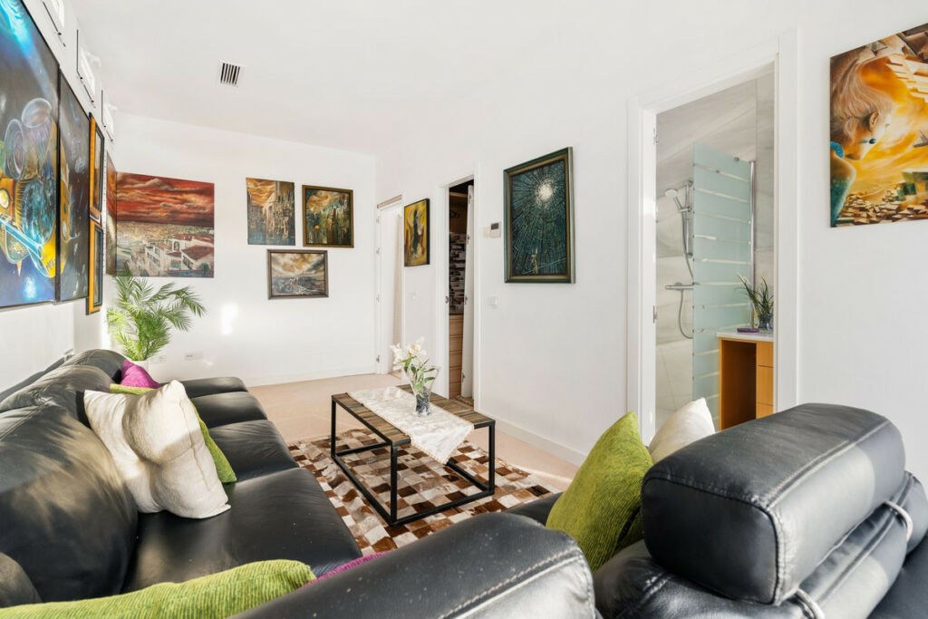 Detached Villa Estepona Málaga - image 35