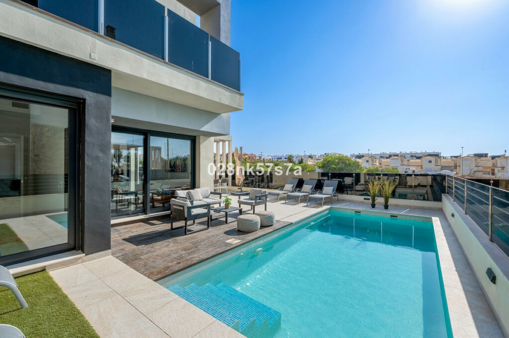 Detached Villa Lomas de Cabo Roig Alicante - image 37