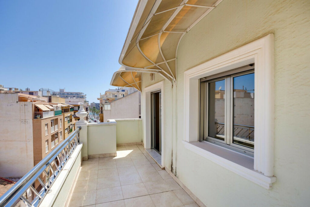 Middle Floor Apartment Torrevieja Alicante - image 38