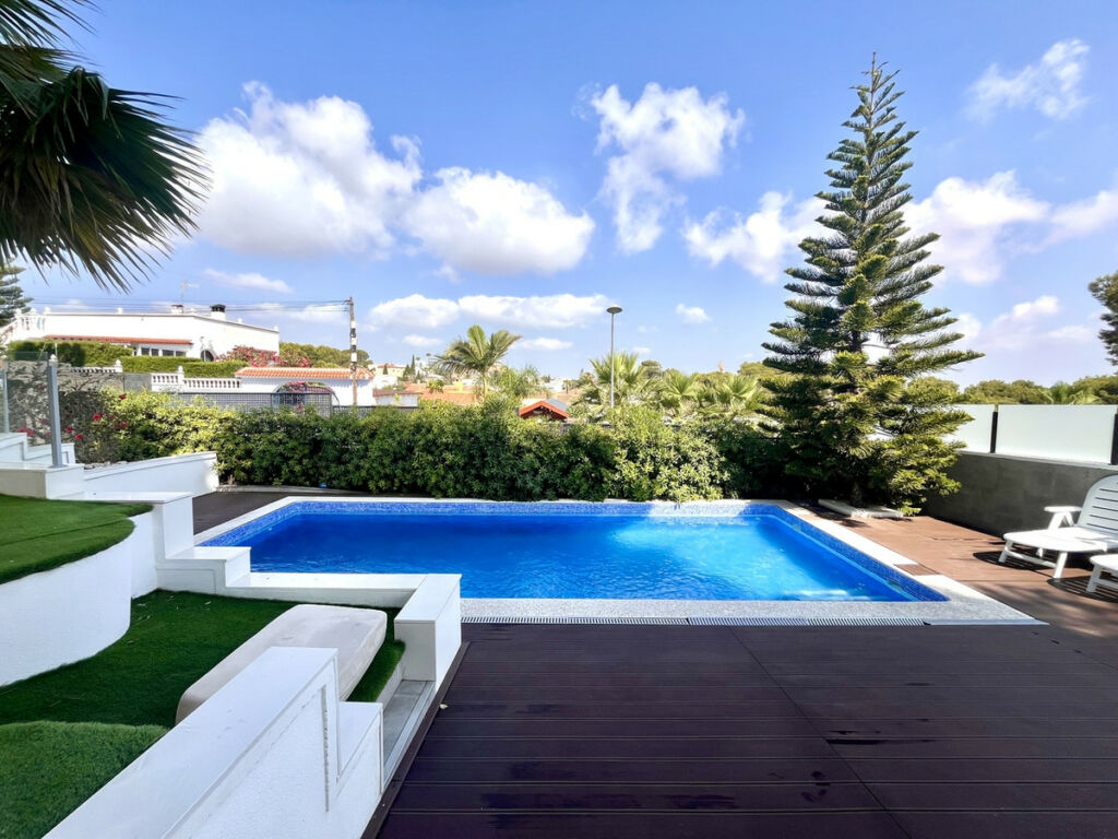 Detached Villa Los Balcones Alicante - image 38