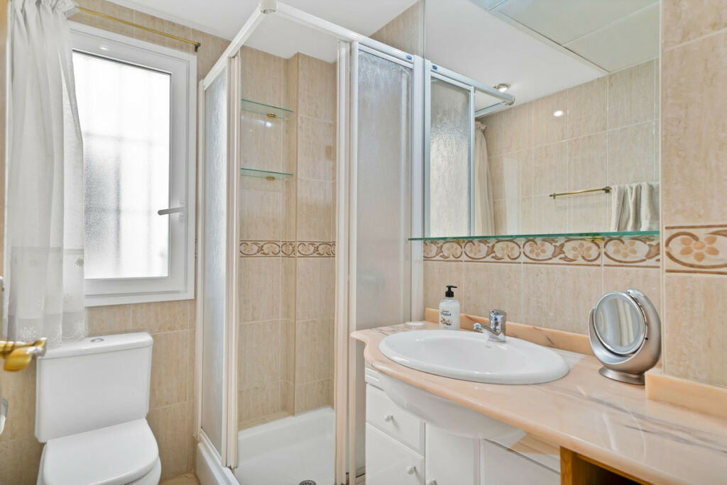Middle Floor Apartment Nagüeles Málaga - image 38