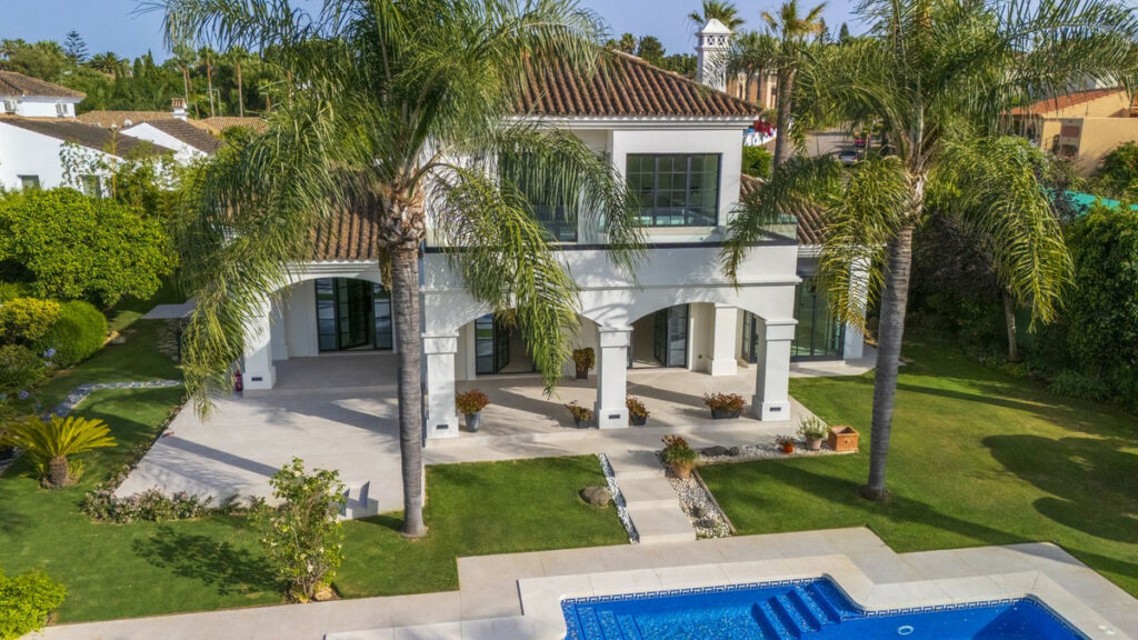 Detached Villa Sotogrande Cádiz - image 37