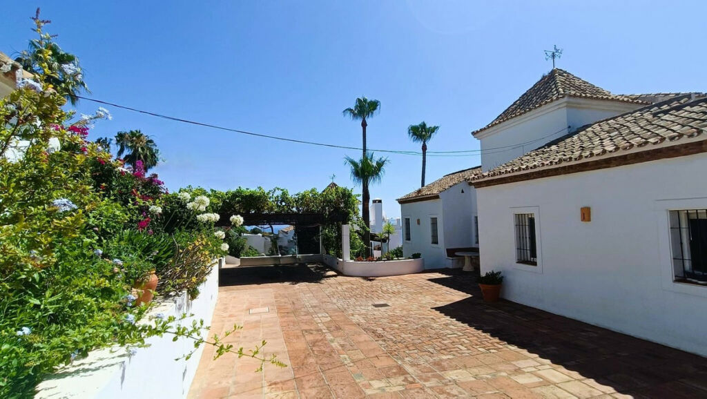 Detached Villa Manilva Málaga - image 38