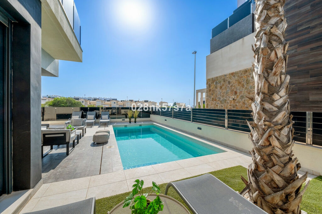 Detached Villa Lomas de Cabo Roig Alicante - image 38