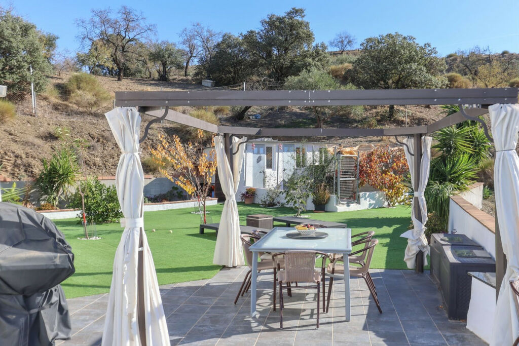 Detached Villa Tolox Málaga - image 38