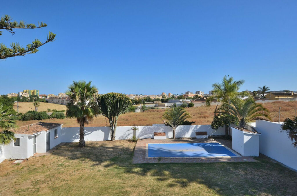 Detached Villa El Coto Málaga - image 38