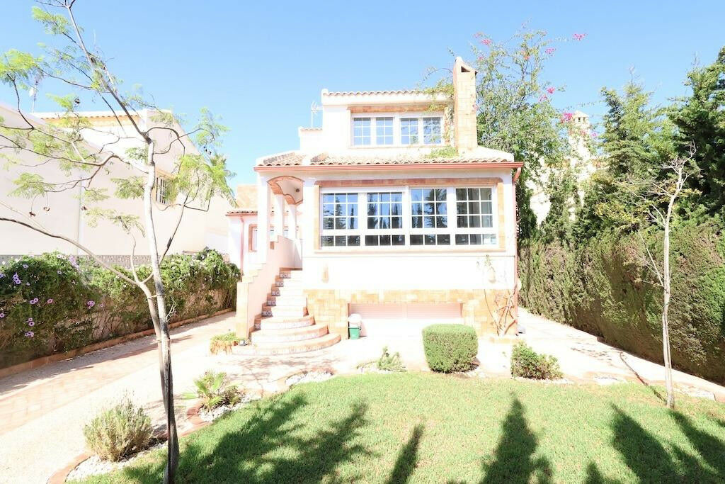 Detached Villa Villamartin Alicante - image 38