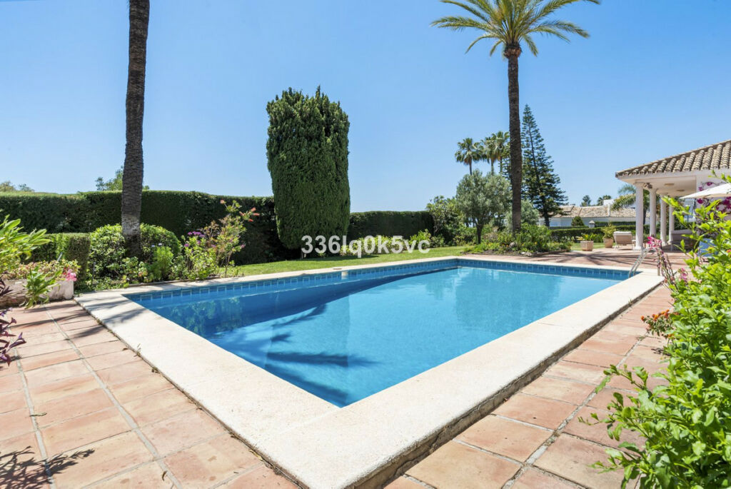 Detached Villa Las Chapas Málaga - image 38