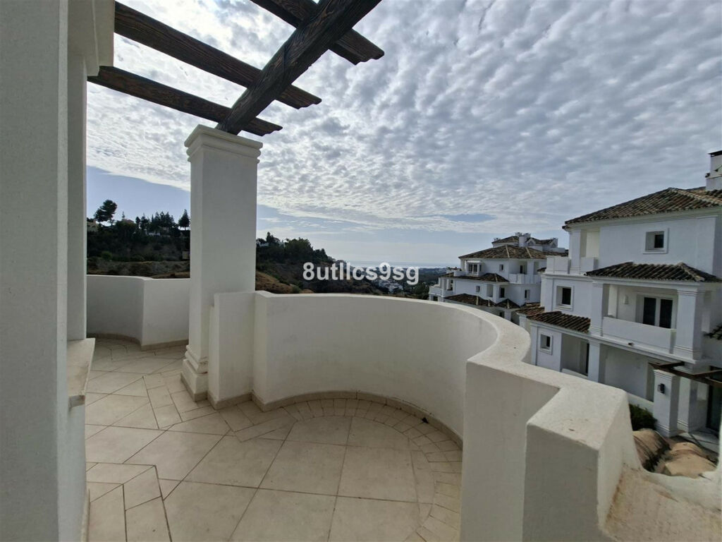 Middle Floor Apartment Aloha Málaga - image 35