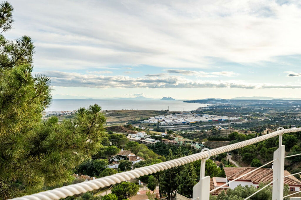 Detached Villa Estepona Málaga - image 37
