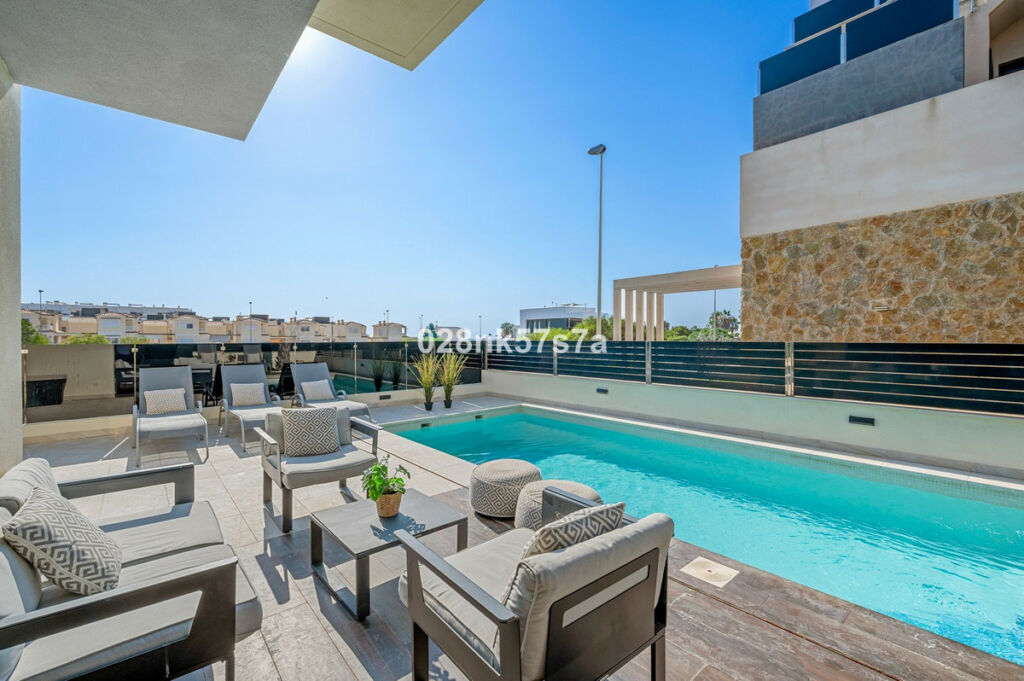 Detached Villa Lomas de Cabo Roig Alicante - image 39