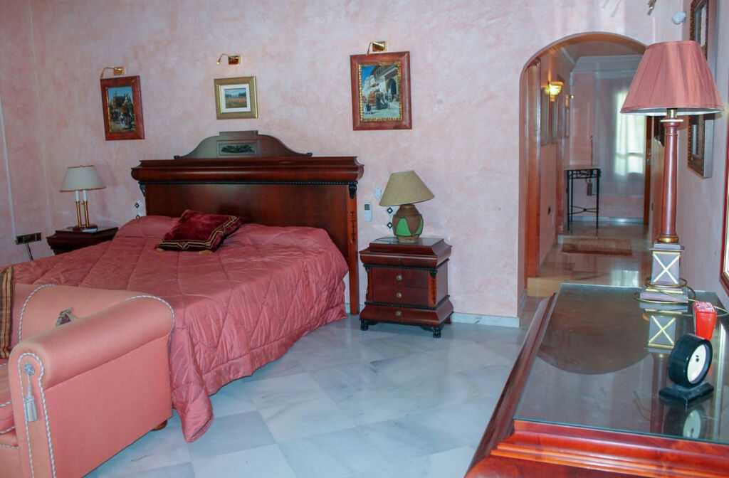 Detached Villa Cabopino Málaga - image 39